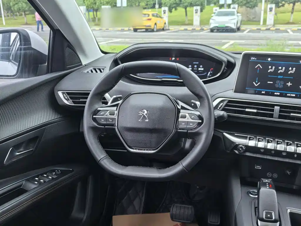 Peugeot 5008 2018 — фото 18
