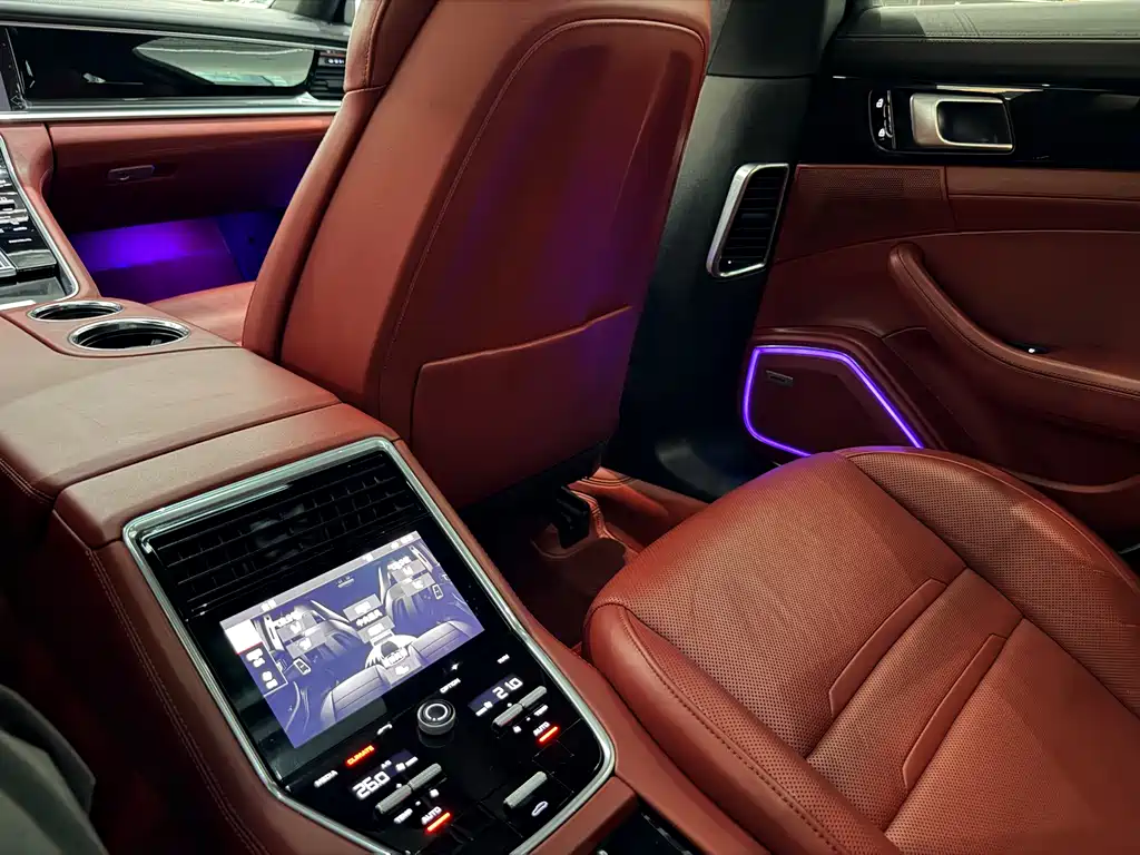 Porsche Panamera 2019 — фото 11