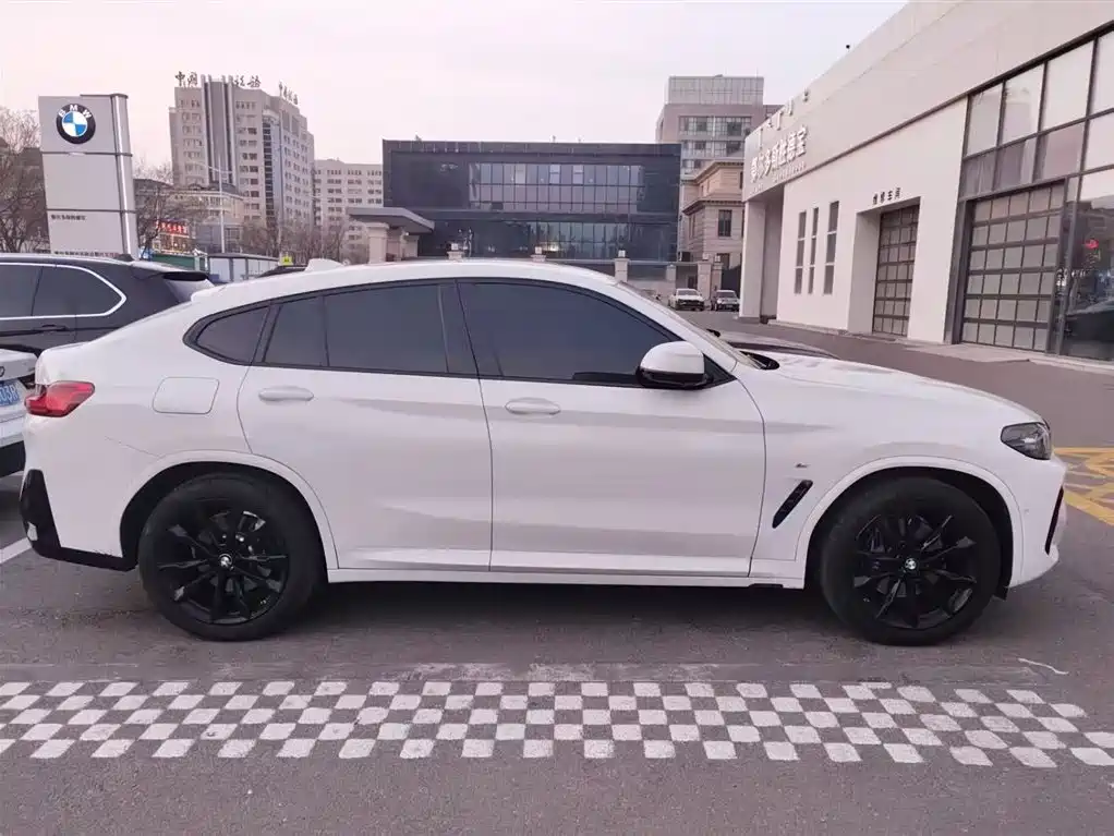 BMW X4 2023 — фото 9