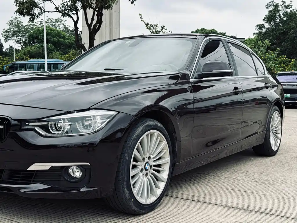 BMW 3 Series 2017 — фото 13