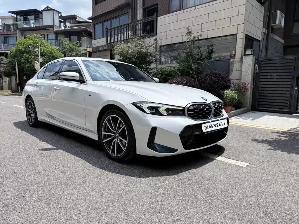 BMW 3 Series 2023