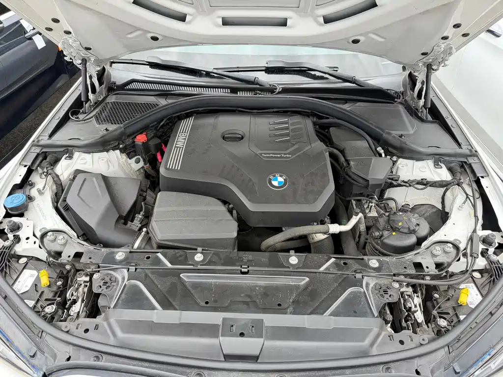 BMW 3 Series 2023 — фото 15