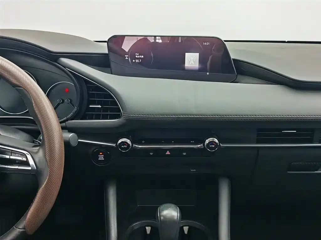 Mazda 3 Axela 2022 — фото 12