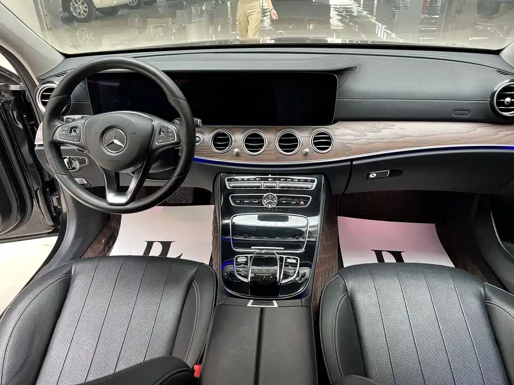 Mercedes-Benz E-Class 2016 — фото 15