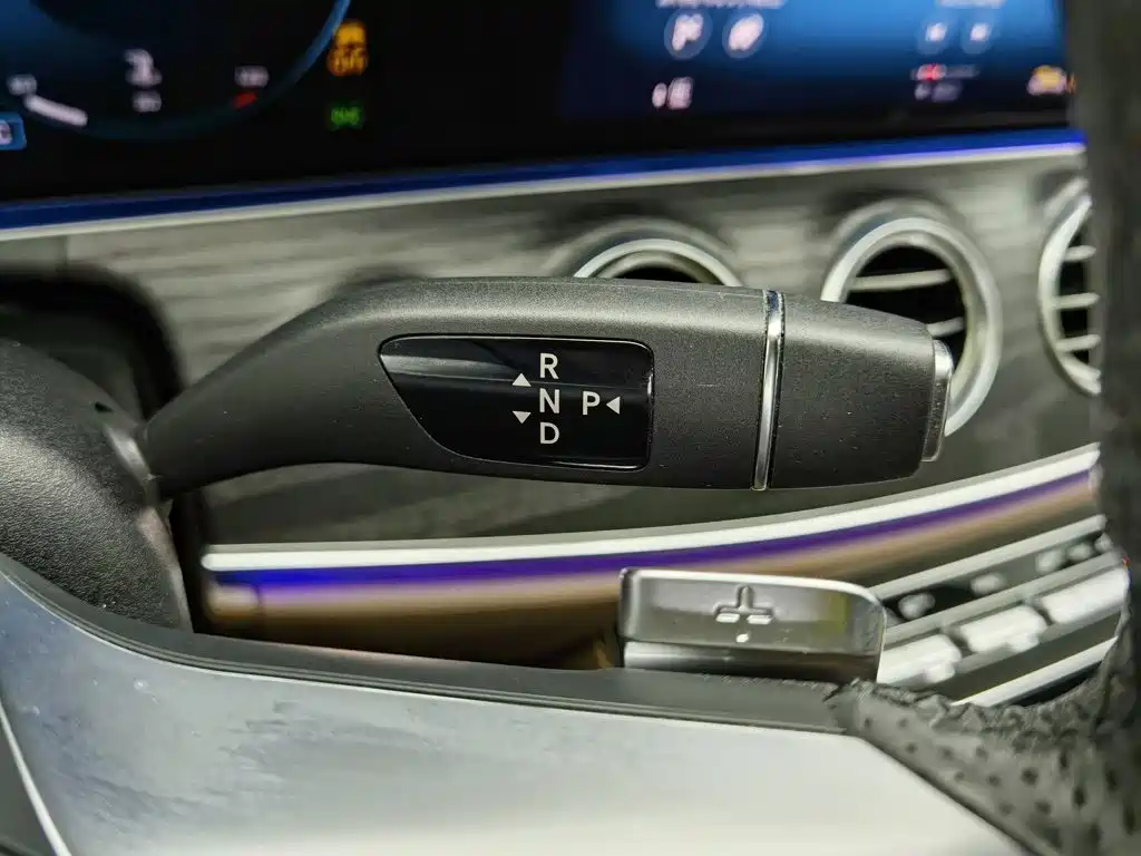 Mercedes-Benz E-Class 2021 — фото 13