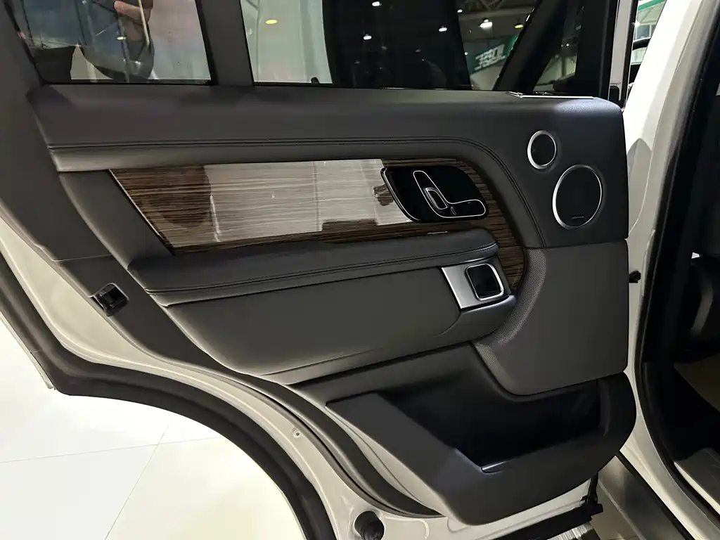 Land Rover Range Rover 2019 — фото 9