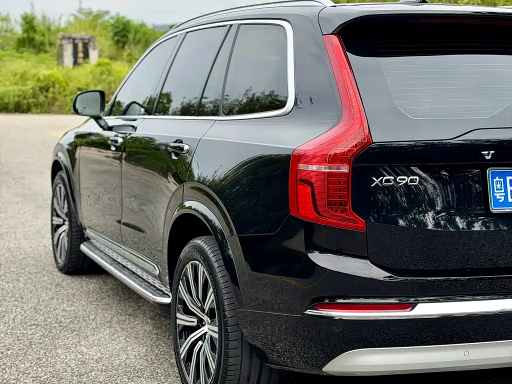 Volvo XC90 2022 — фото 10