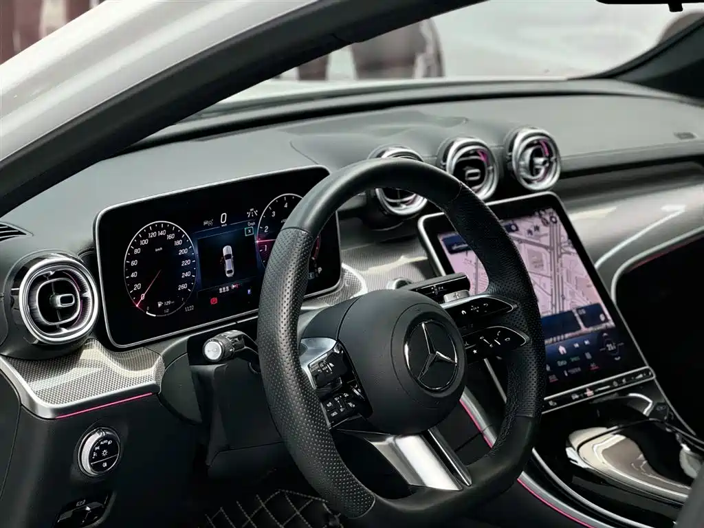 Mercedes-Benz C-Class 2024 — фото 6