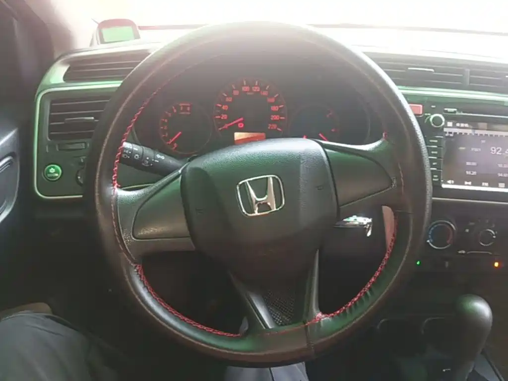Honda City 2015 — фото 11