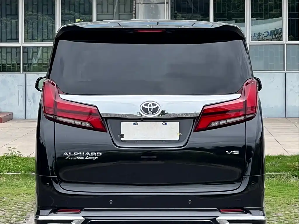Toyota Alphard 2017 — фото 5