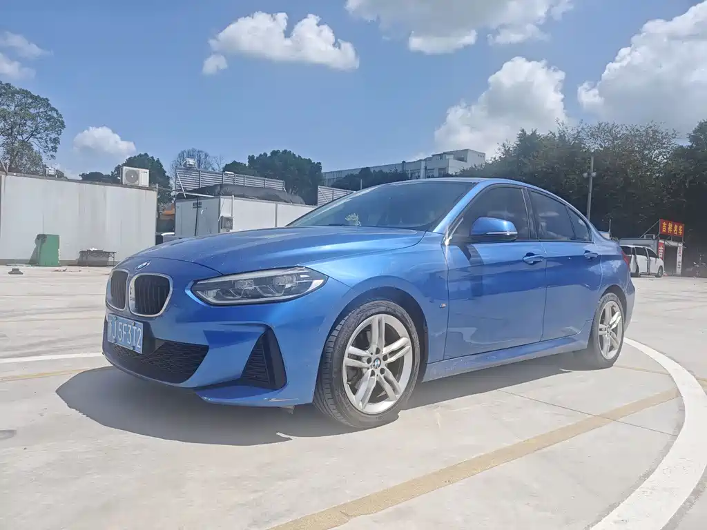 BMW 1 Series 2019 — фото 1