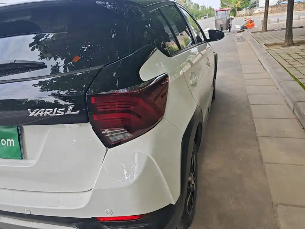 Toyota Yaris L 2021 — фото 8