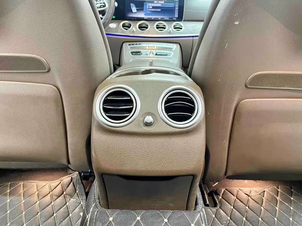 Mercedes-Benz E-Class 2020 — фото 16