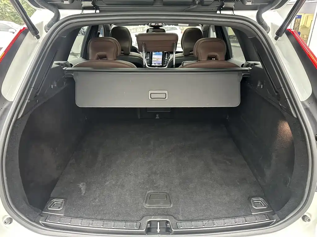 Volvo XC60 2024 — фото 15