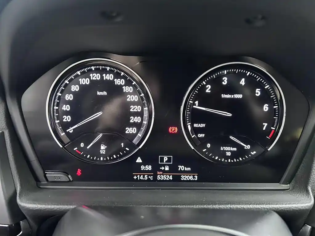 BMW 1 Series 2020 — фото 11