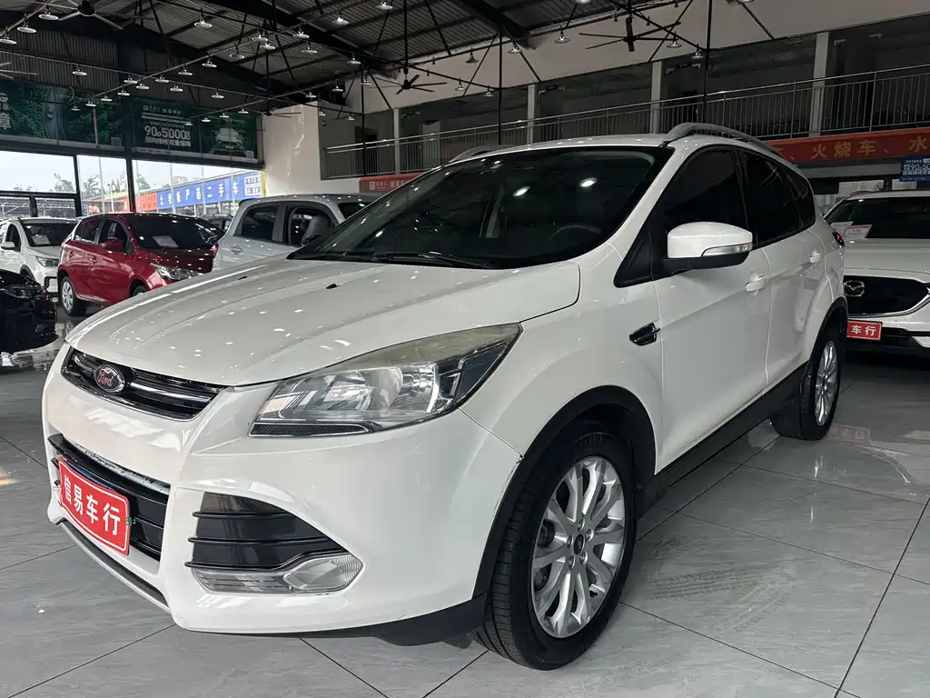 Ford Kuga 2015 — фото 1
