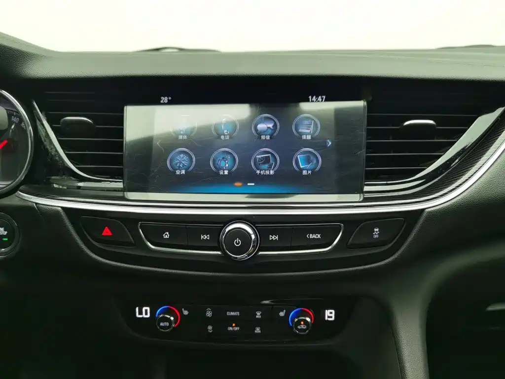 Buick Regal 2019 — фото 12