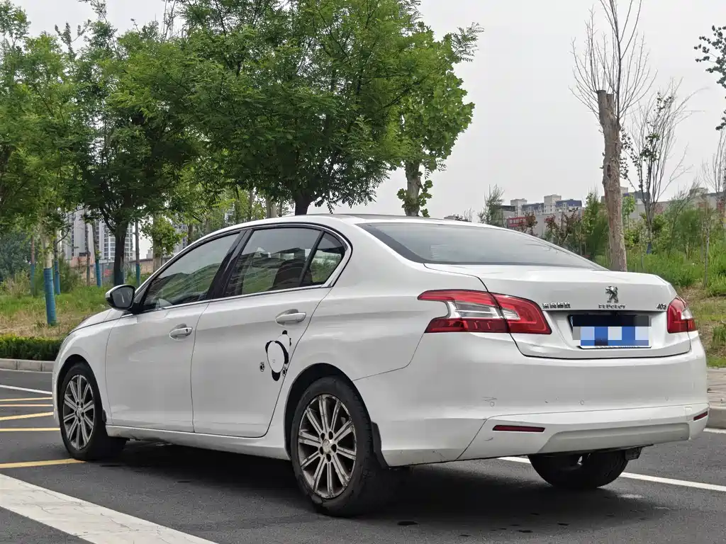 Peugeot 408 2015 — фото 13