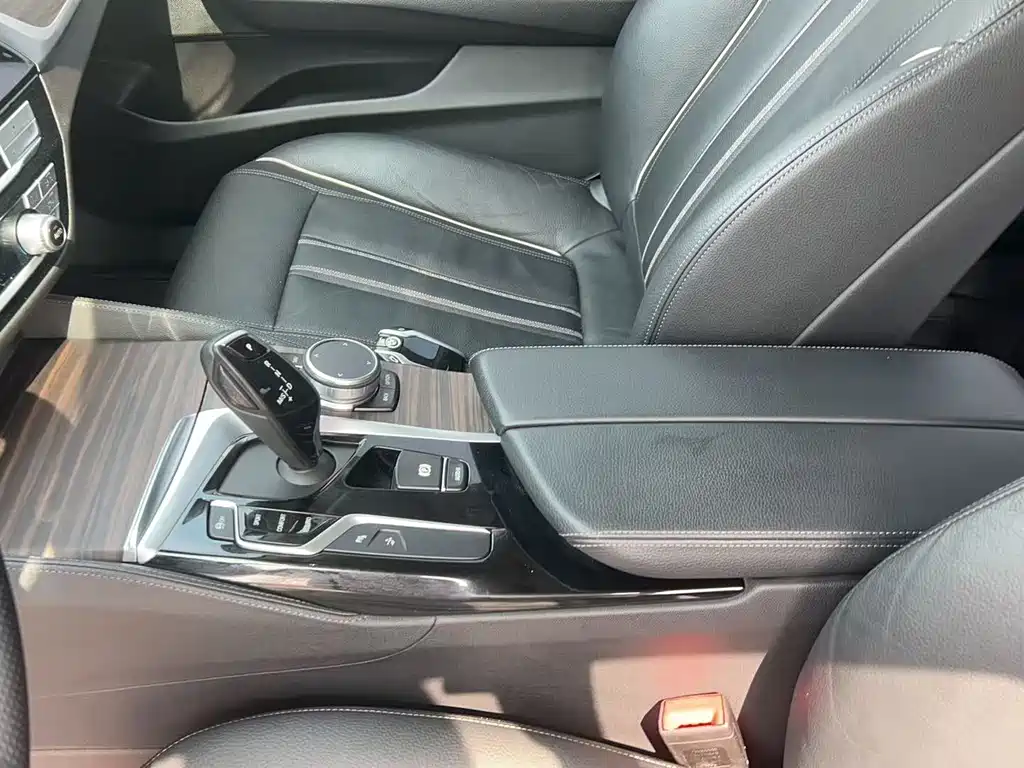 BMW 6 Series GT 2019 — фото 12