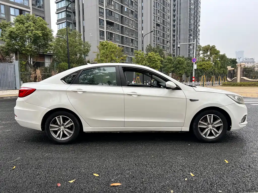 Changan Eado 2018 — фото 4