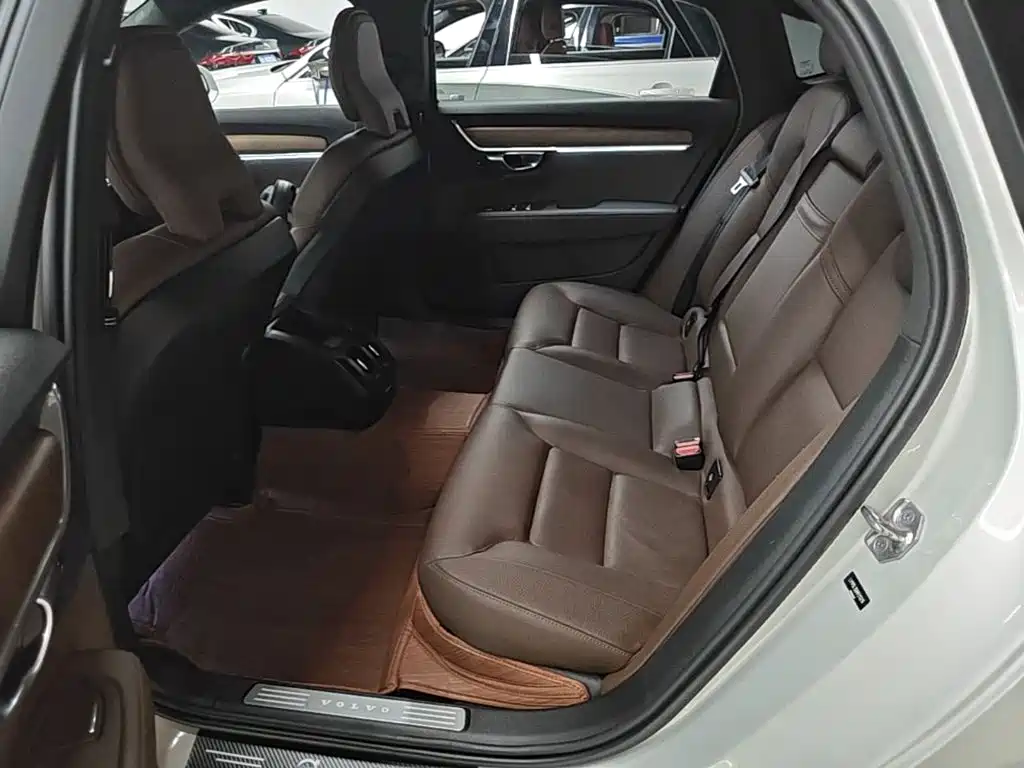 Volvo S90 2021 — фото 17