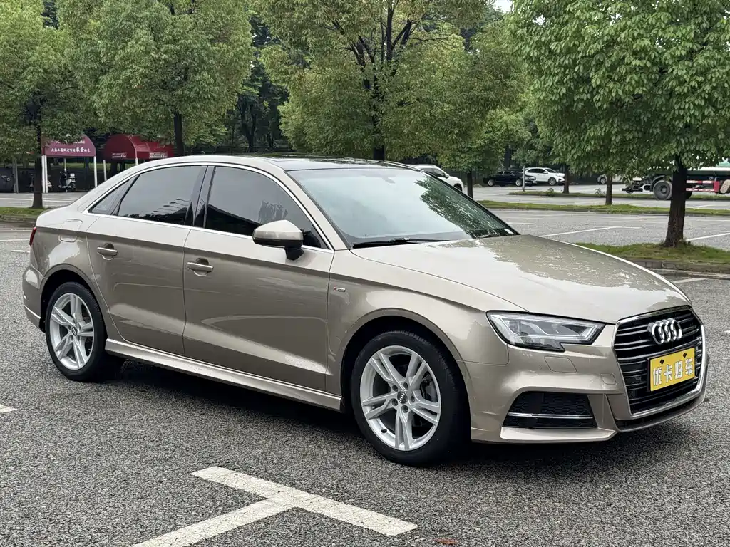 Audi A3 2019 — фото 3