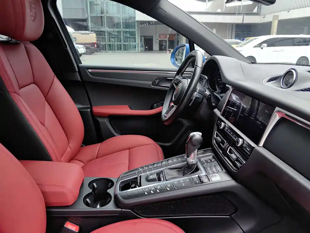 Porsche Macan 2020 — фото 16