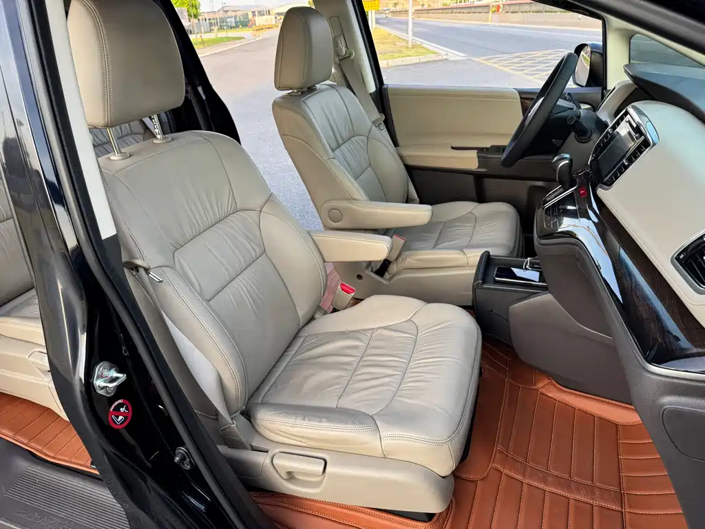 Honda Odyssey 2014 — фото 18