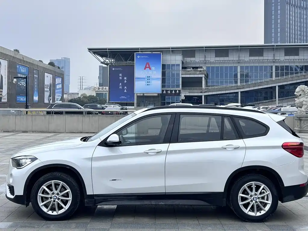 BMW X1 2017 — фото 15
