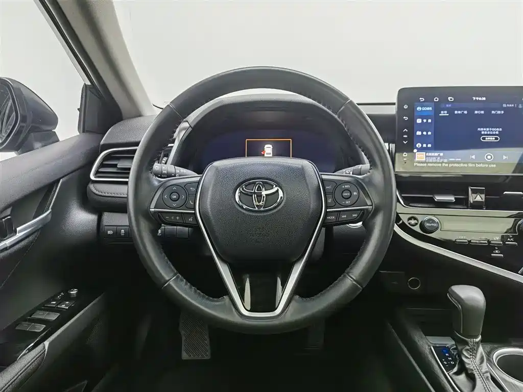 Toyota Camry 2023 — фото 11