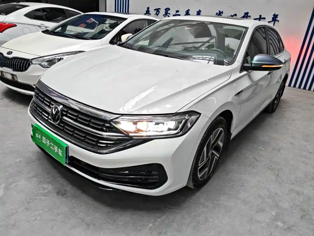 Volkswagen Sagitar 2022