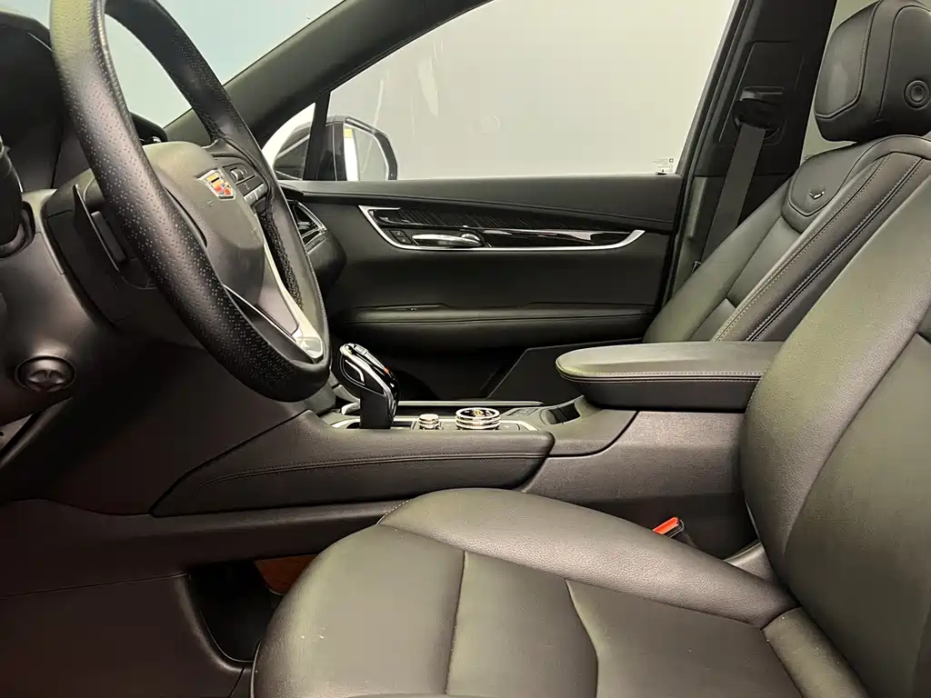 Cadillac XT6 2021 — фото 15