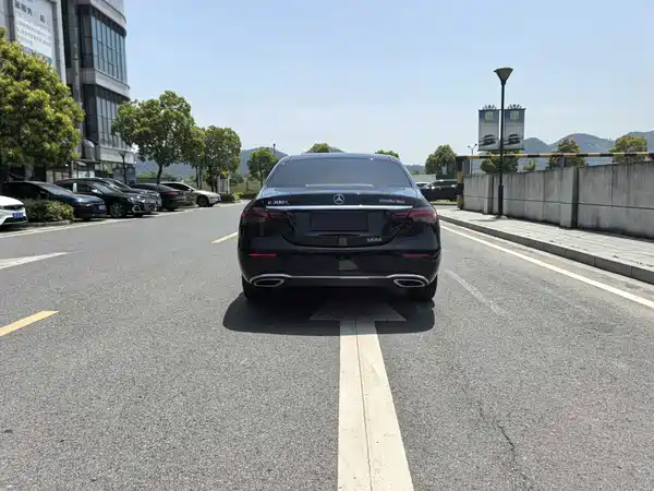 Mercedes-Benz E-Class 2023