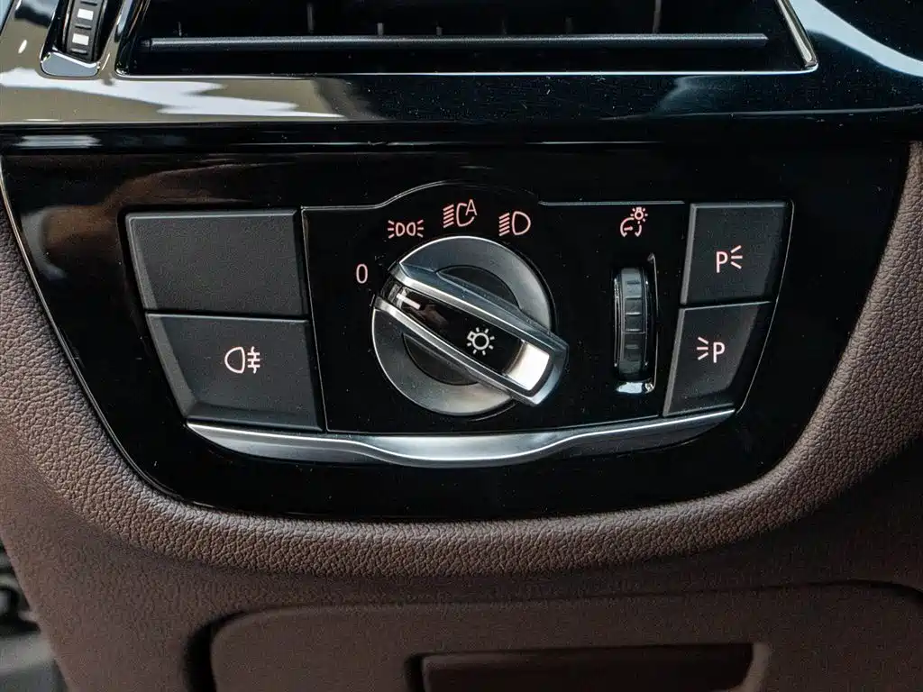 BMW 5 Series 2022 — фото 15