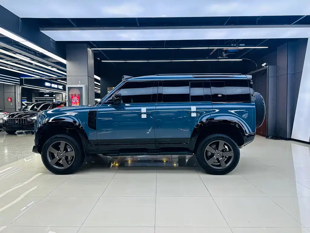 Land Rover Defender 2021 — фото 8