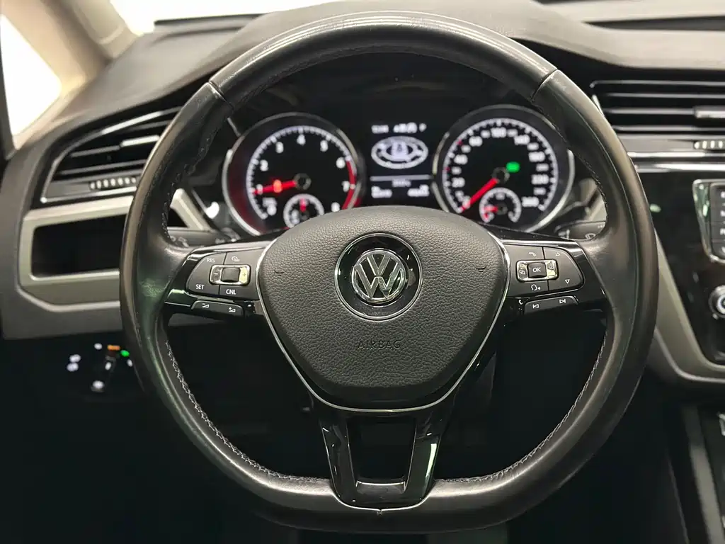 Volkswagen Touran 2020 — фото 22