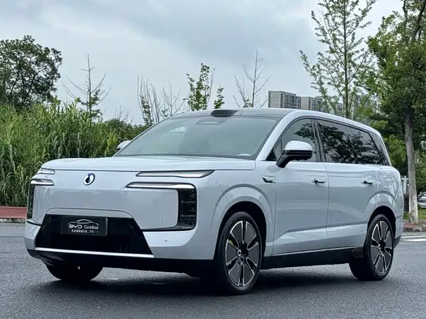 Denza N8L 2025