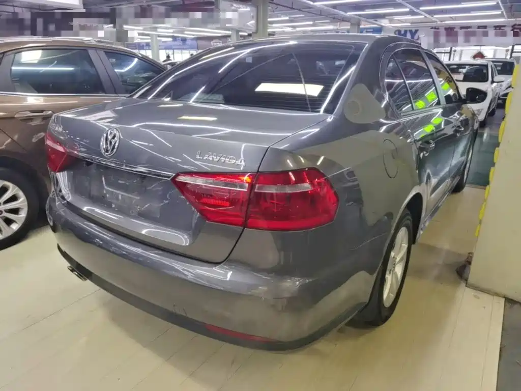 Volkswagen Lavida 2015