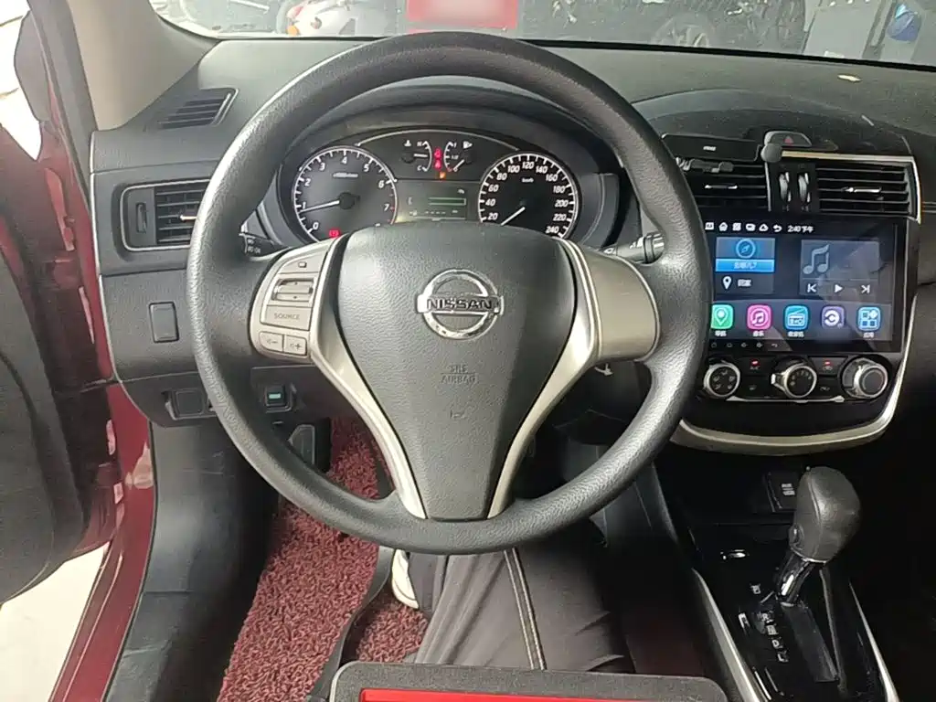 Nissan Tiida 2017 — фото 11