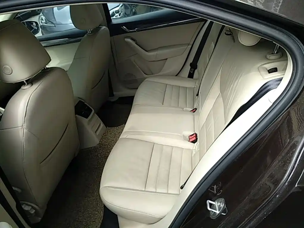 Skoda Octavia 2014 — фото 17