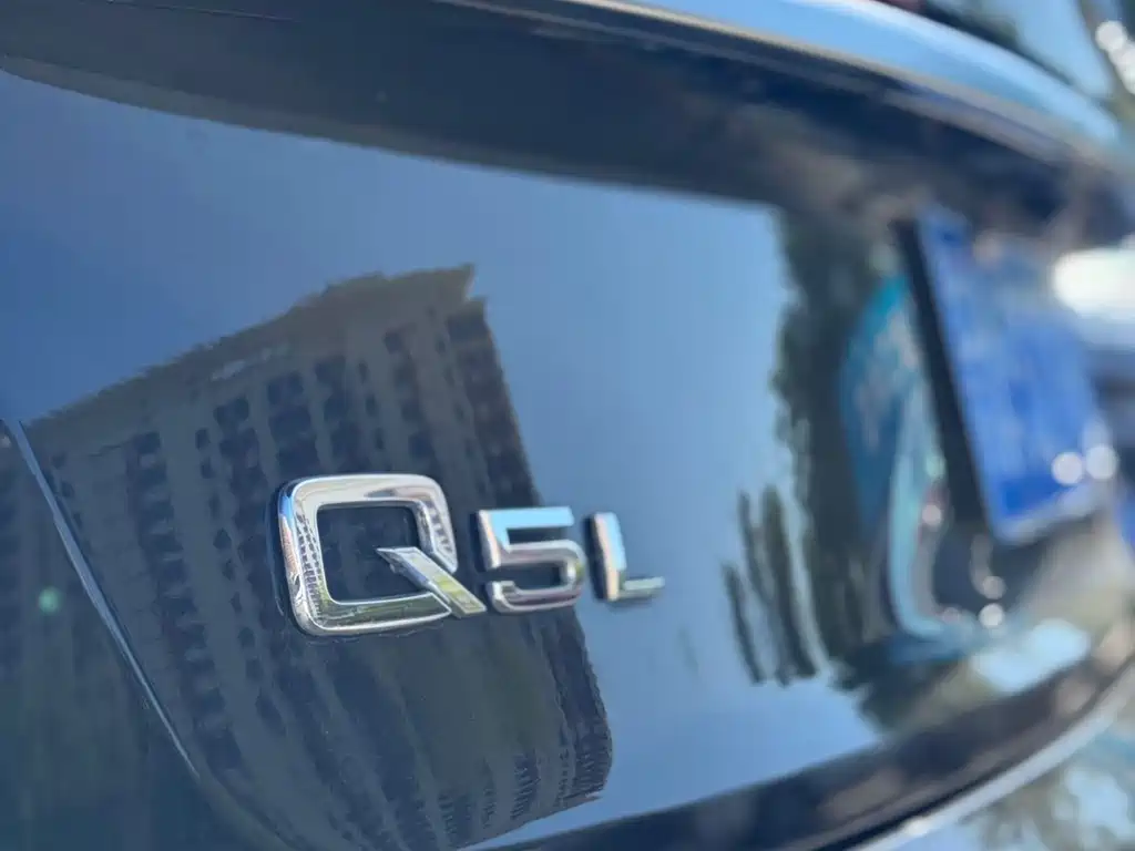 Audi Q5L 2023 — фото 15