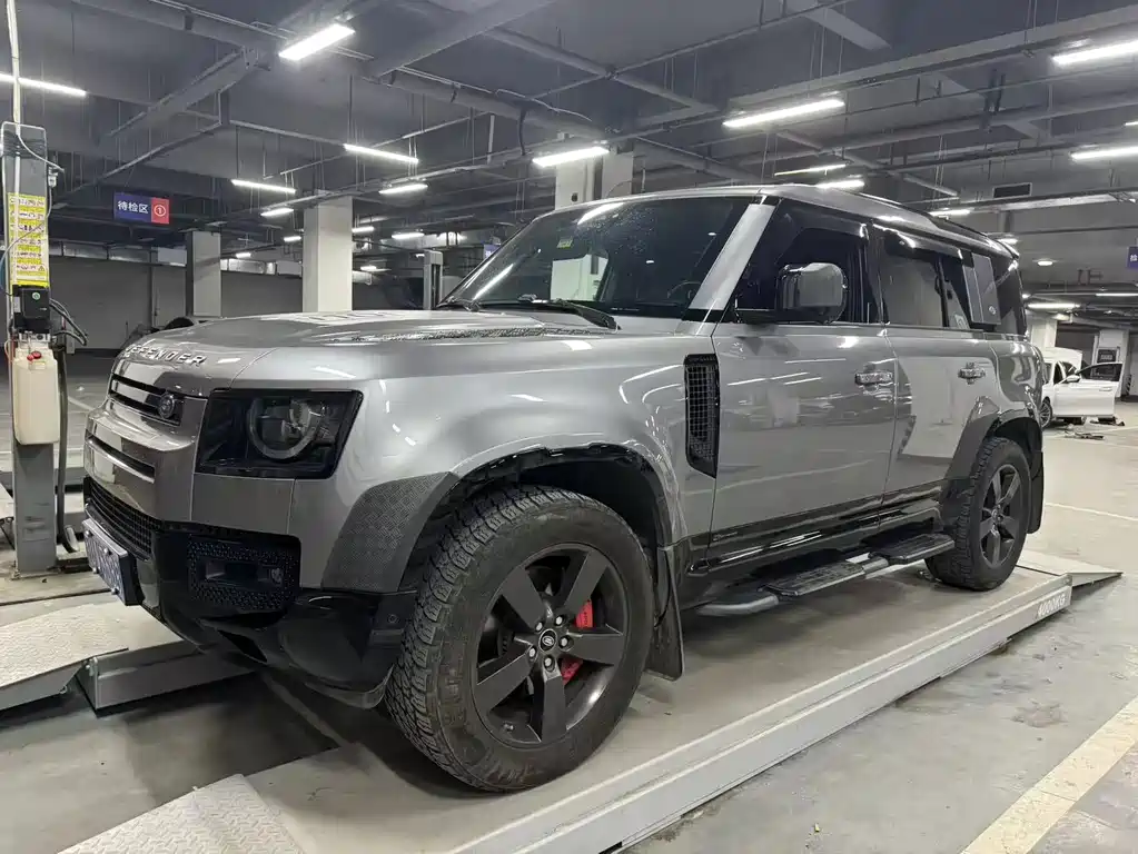 Land Rover Defender 2021 — фото 10