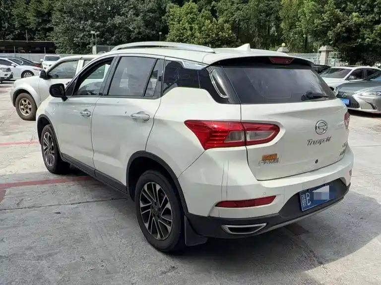 GAC Trumpchi GS4 2016 — фото 5