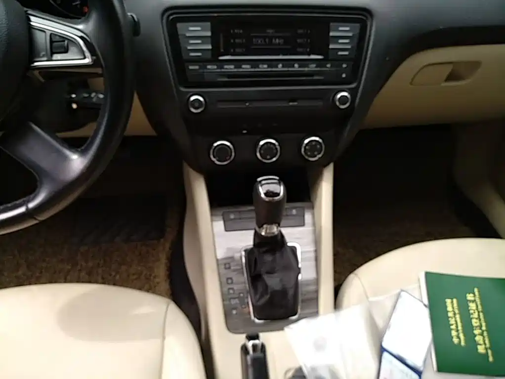 Skoda Octavia 2014 — фото 14