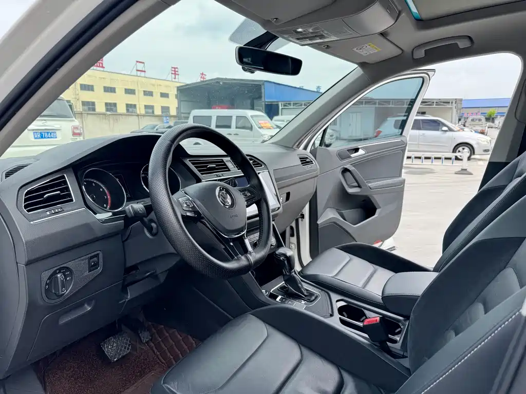 Volkswagen Tiguan L 2017 — фото 5