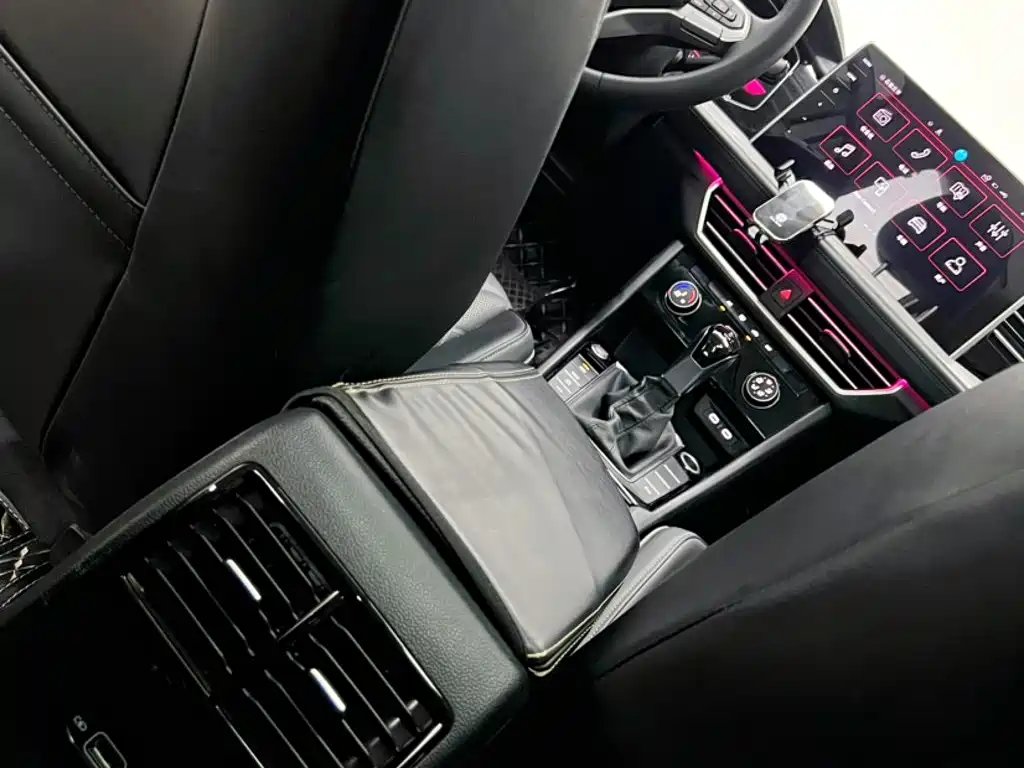 Volkswagen Sagitar 2023
