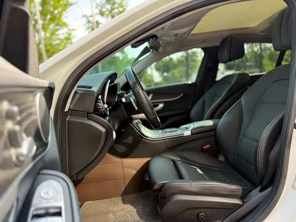 Mercedes-Benz C-Class 2021 — фото 16
