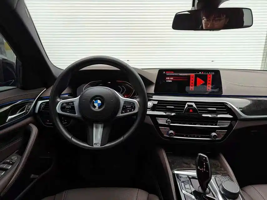 BMW 5 Series 2020 — фото 14