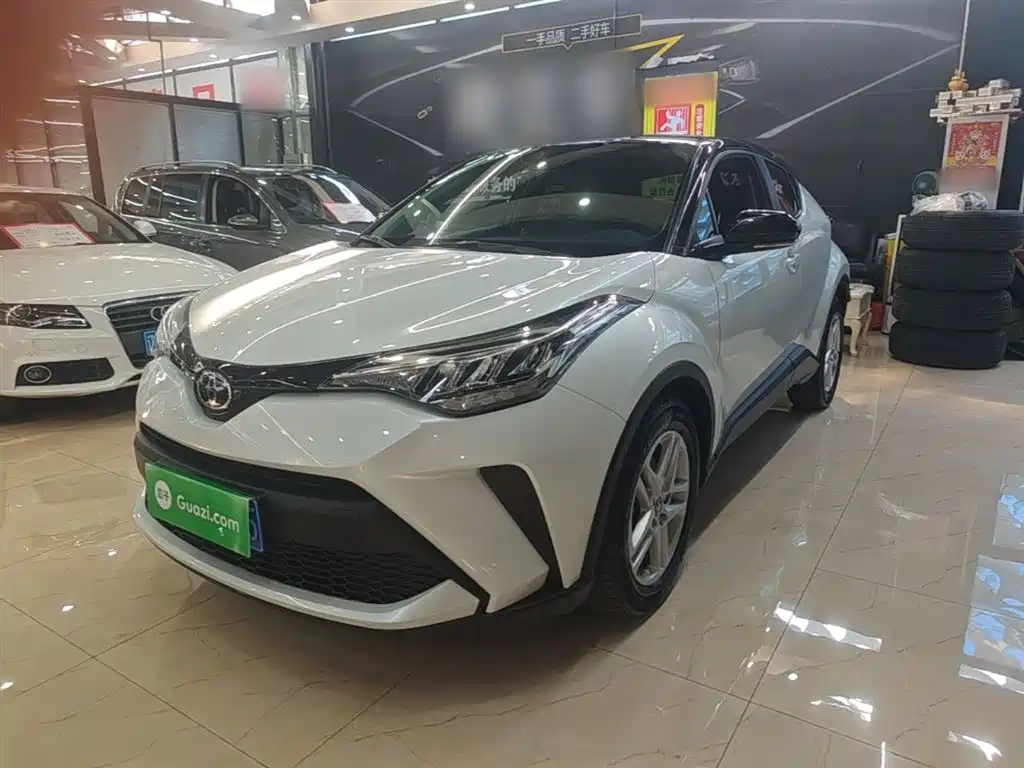 Toyota C-HR 2021 — фото 2