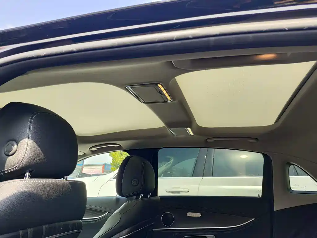 Mercedes-Benz E-Class 2020 — фото 13